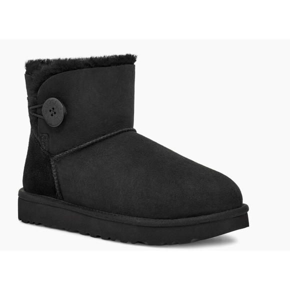 NWT UGG Women's Mini Bailey Bow II Boot size 6 - Picture 1 of 4